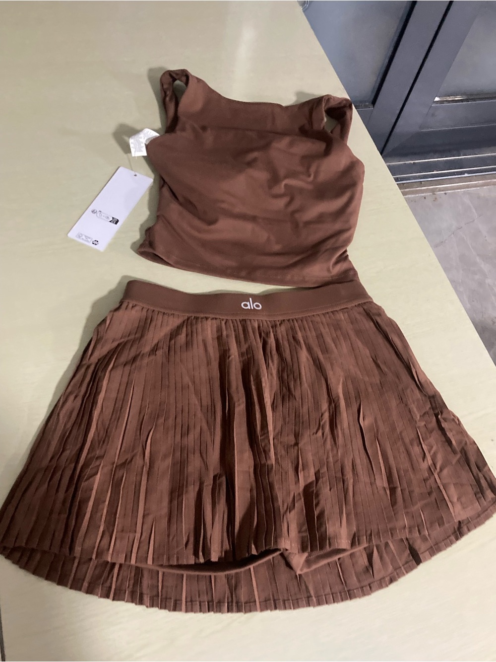 ALO Yoga Brown Pleated Midi Skirt - Picture 2 of 6